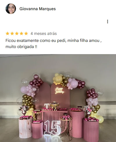 Avaliação 5 estrelas de Giovanna Marques no Google, com fotos da decoração