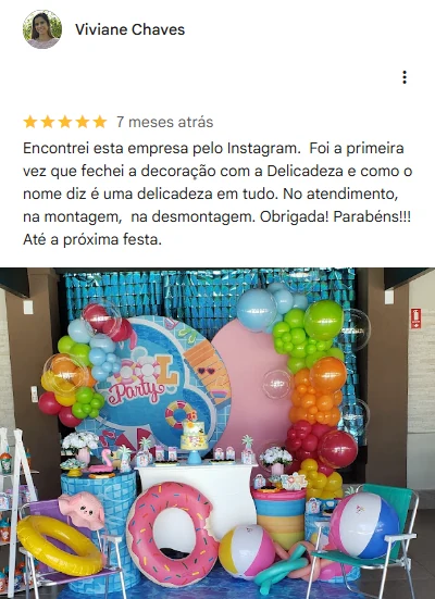 Avaliação 5 estrelas de Viviane Chaves no Google, com fotos da decoração