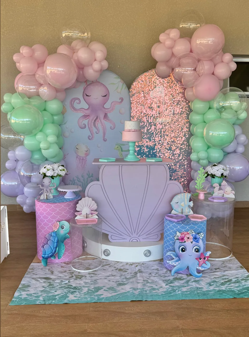 Decoração de festa infantil tema Fundo do Mar montada pela Delicadeza Decorações