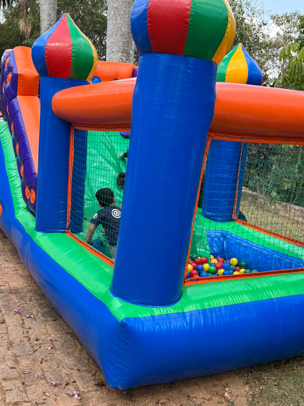 Pula pula inflável estilo castelo